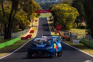 SuperVan 4.2 at Bathurst
